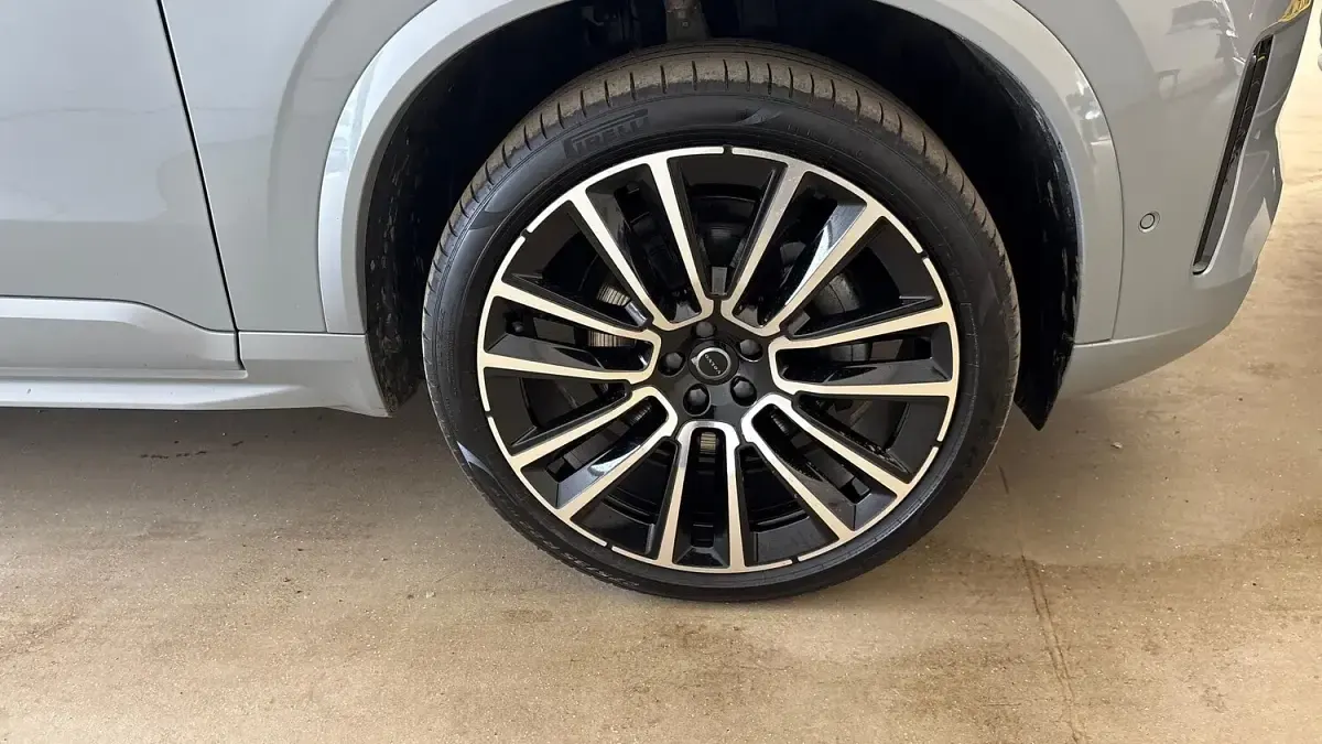 Used Volvo XC90 Ultra 455 HP (334 kW) 2025 Grey SUV