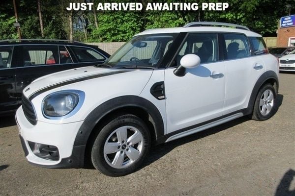 White Used 2018 Mini Cooper Countryman SUV | £14,990 (Fair price) - Image 1/1