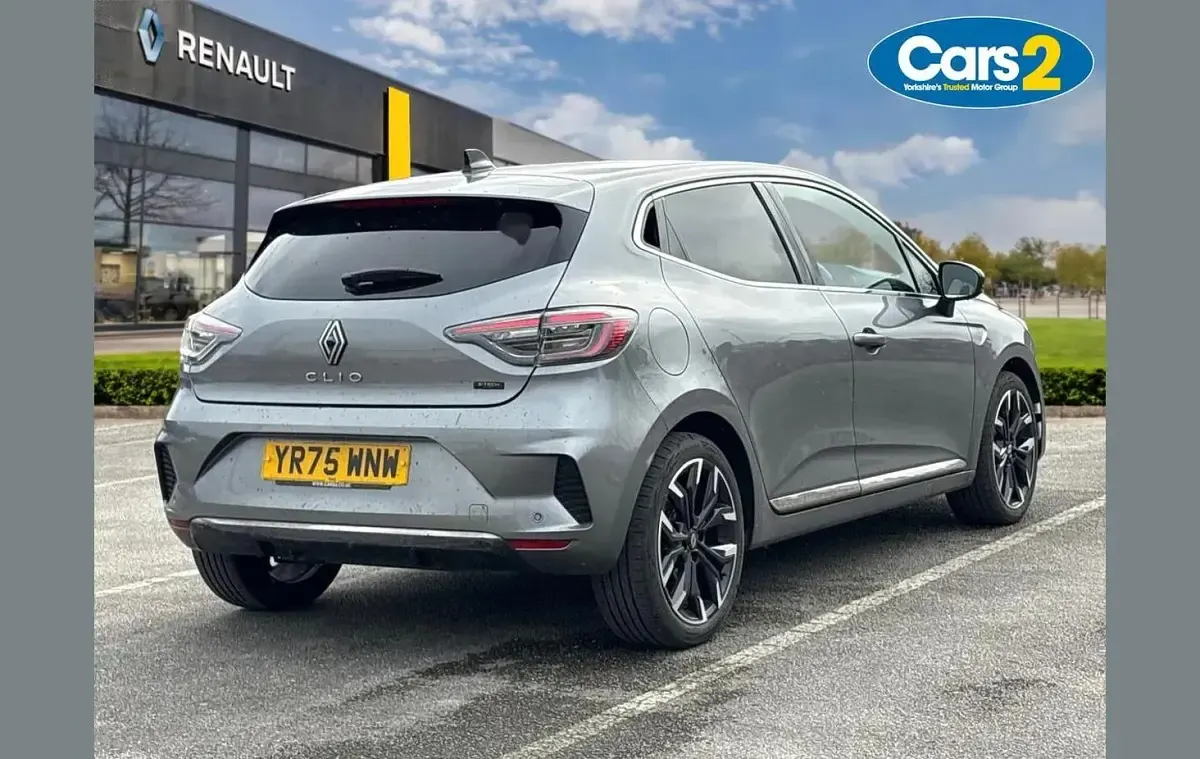 New Renault Clio Techno 140 HP (102 kW) 2025 Grey Hatchback