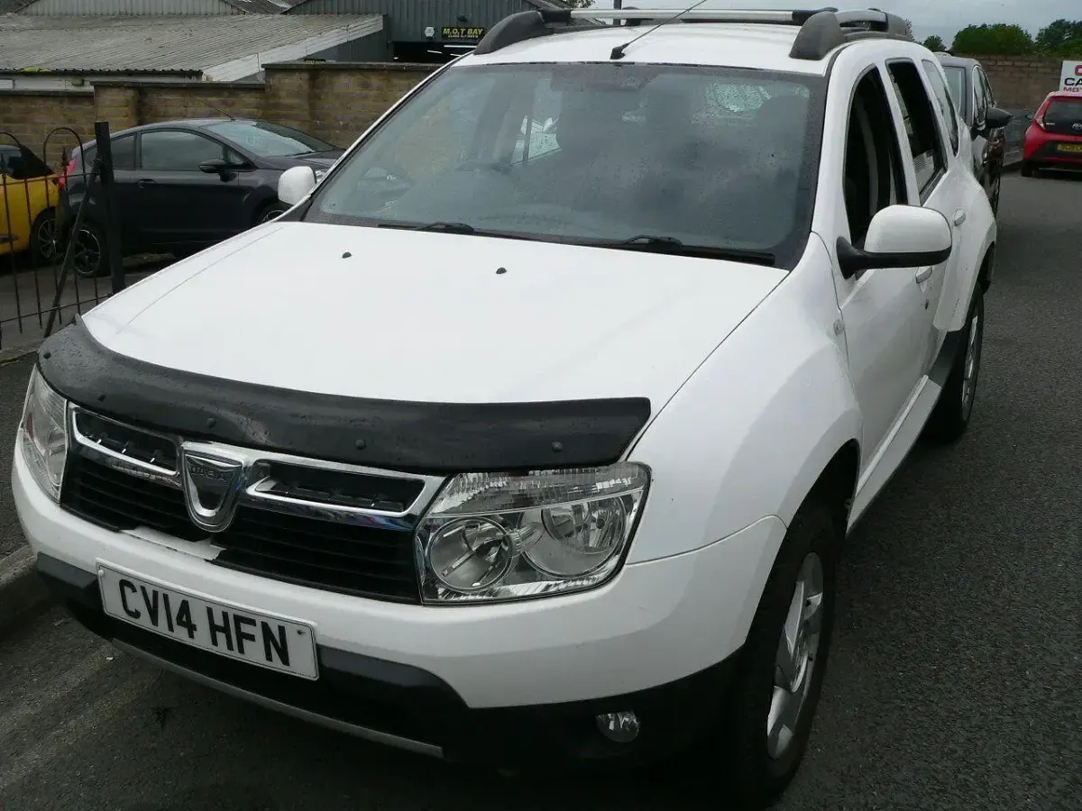 Used Dacia Duster Lauréate 2014 White SUV