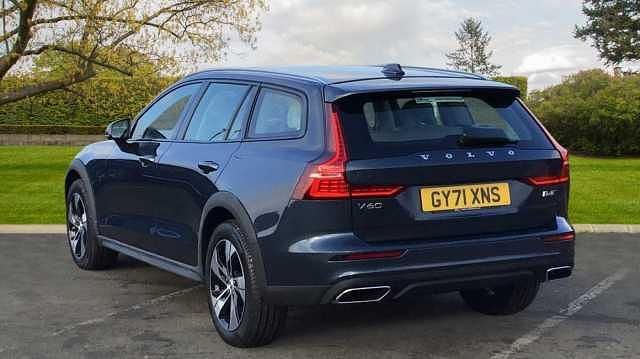 Begagnad Volvo V60 CC 197 HK (144 kW) 2021 Blå Kombi