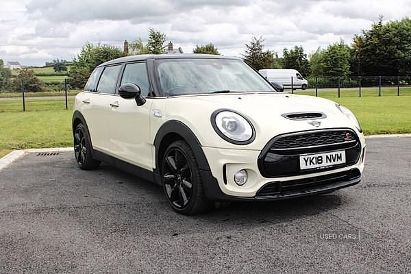 White Used 2018 Mini Cooper Clubman Estate | £10,650 (Fair price) - Image 1/4