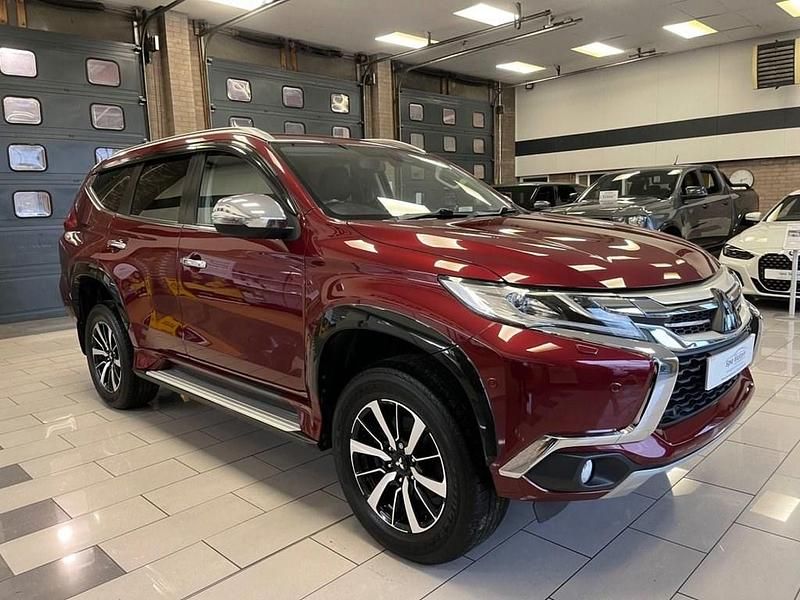 Used Mitsubishi Shogun 181 HP (133 kW) 2019 Red SUV
