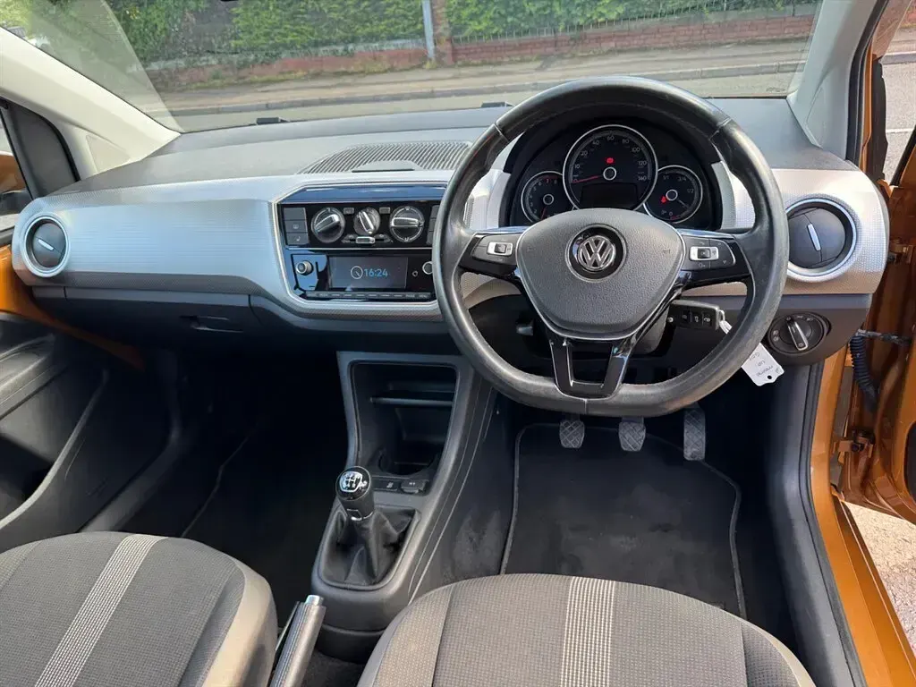 Used VW up! high up! 75 HP (55 kW) 2017 Gold Hatchback