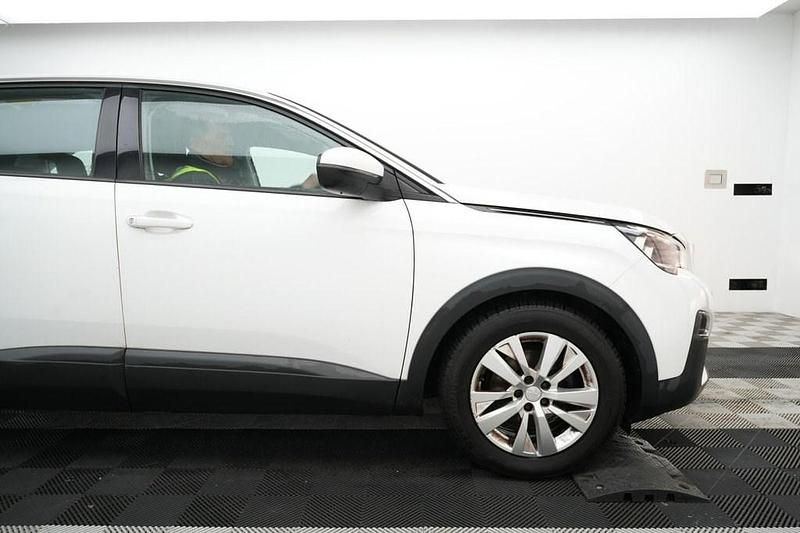 Used Peugeot 3008 Active 120 HP (88 kW) 2018 White SUV