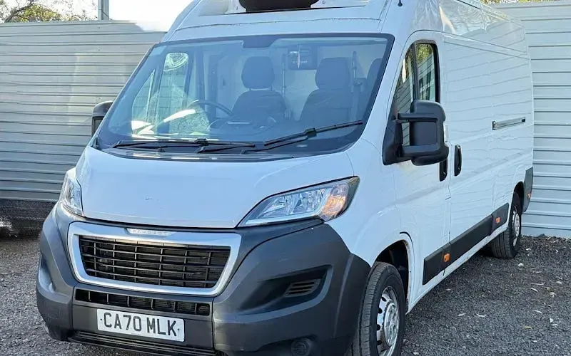 Begagnad Peugeot Boxer 140 HK (102 kW) 2022 Van