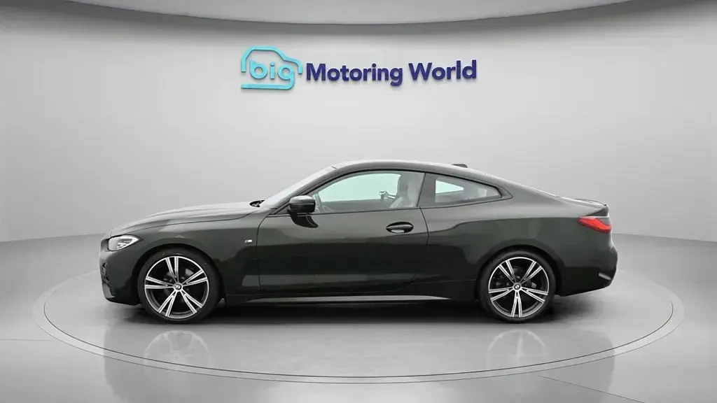 Usado BMW 420 M Sport 184 HP (135 kW) 2023 Verde Coupé