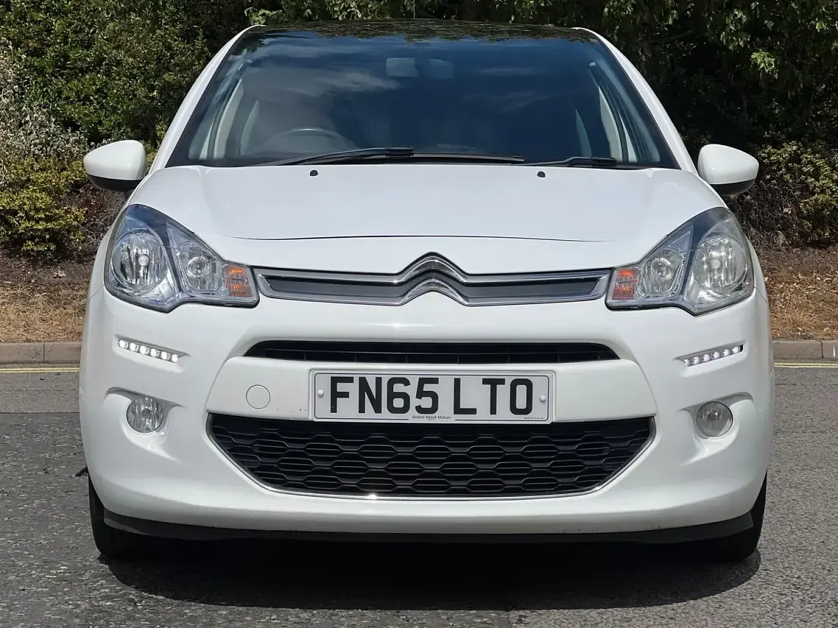 Used Citroën C3 Platinum 82 HP (60 kW) 2016 White Hatchback