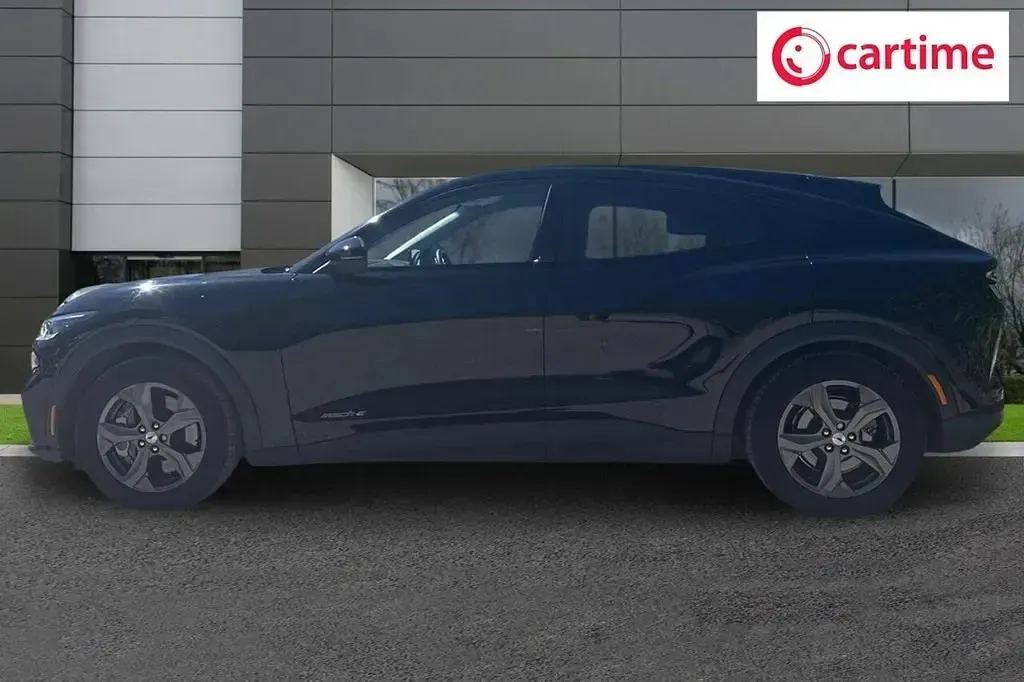 Begagnad Ford Mustang Standard Range 269 HK (197 kW) 2022 Svart Halvkombi