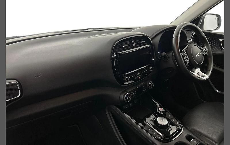 Used Kia Soul 150 kW (204 HP) 2022 White SUV