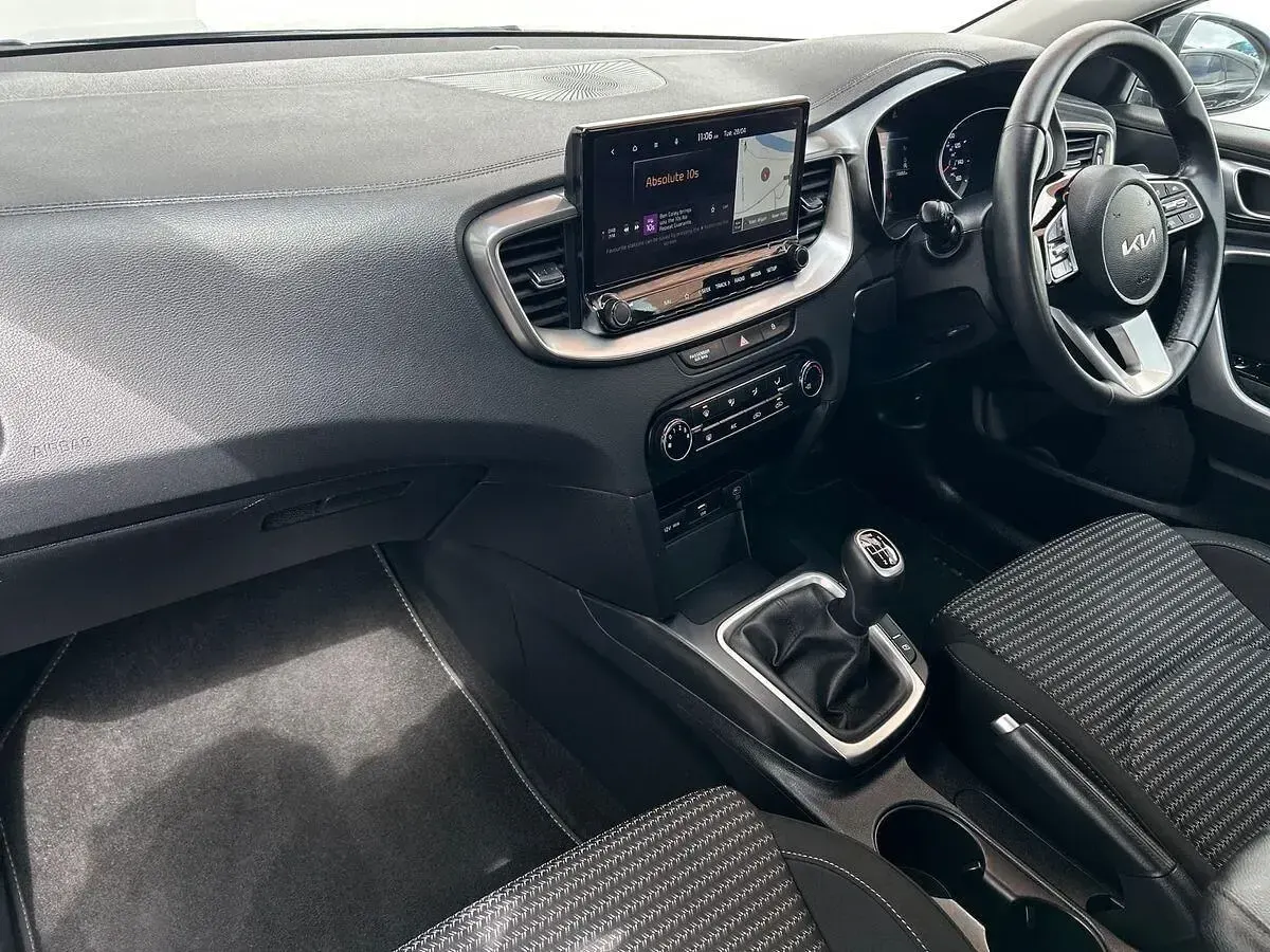 Usado Kia XCeed 2024 Cinzento SUV