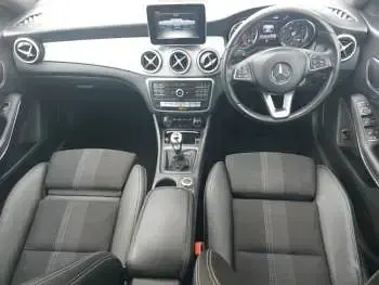 Usado Mercedes CLA180 122 HP (89 kW) 2018 Vermelho Sedan