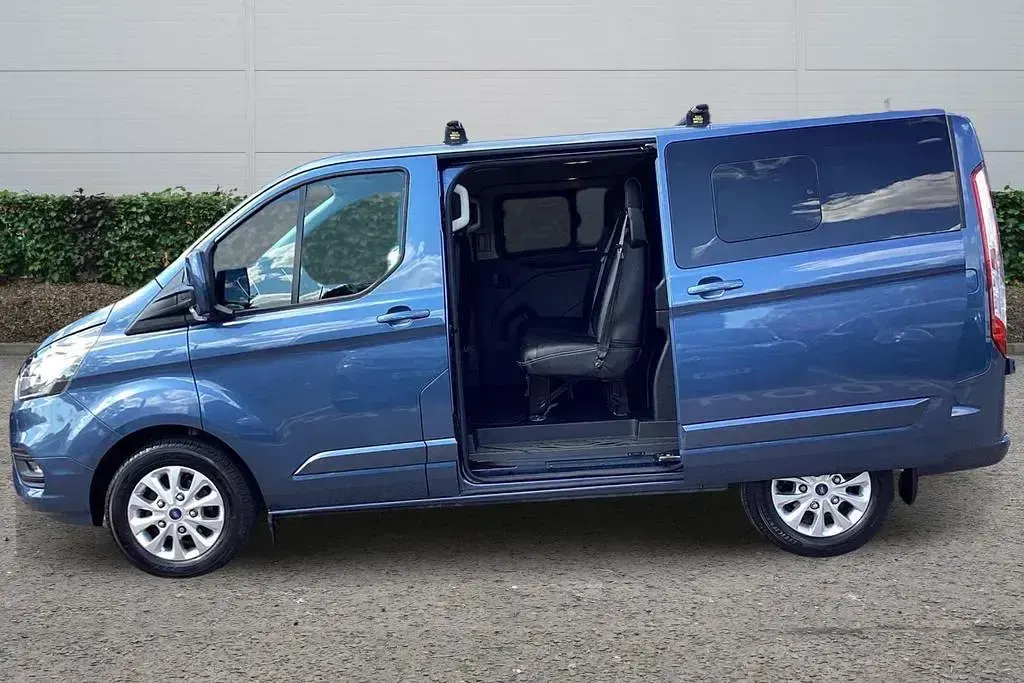 Used Ford Transit Custom Limited 130 HP (95 kW) 2023 Blue Van