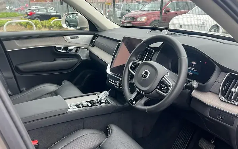 Used Volvo XC90 Ultra 250 HP (183 kW) 2025 SUV