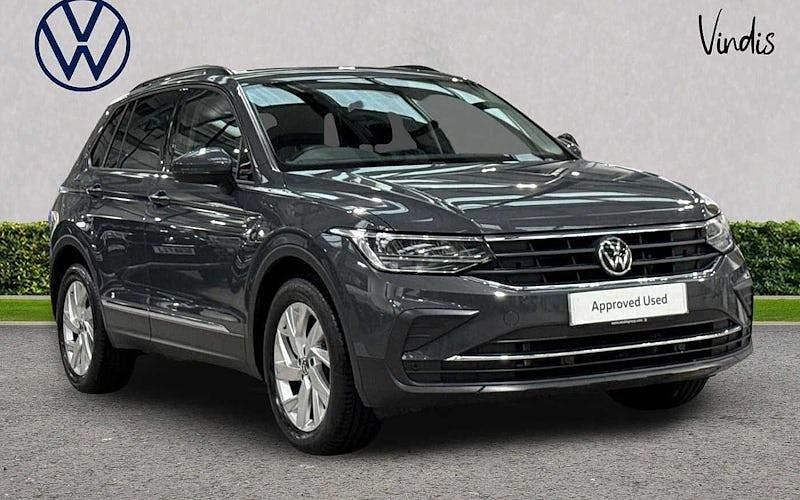 Used 2023 VW Tiguan Life SUV | £21,008 (Fair price) - Image 1/4