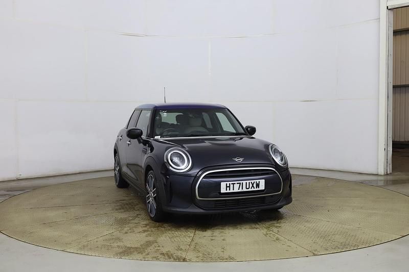 Used Mini Cooper Exclusive 134 HP (98 kW) 2022 Black Hatchback
