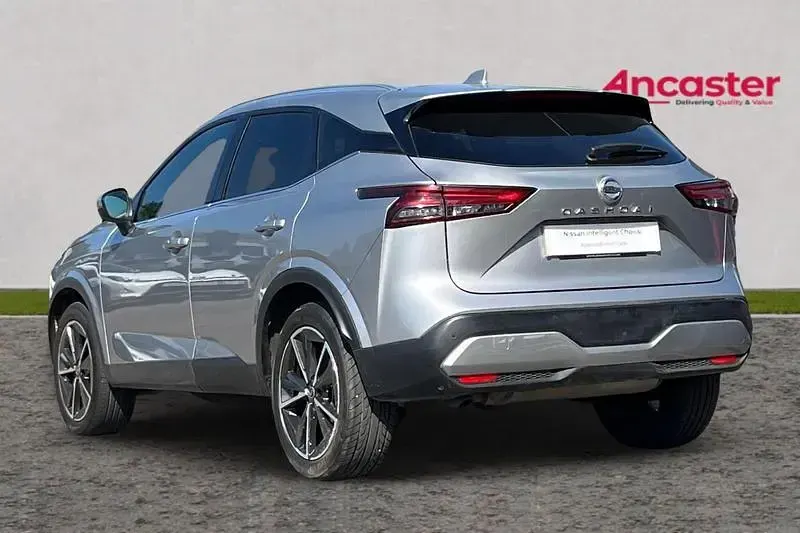 Used Nissan Qashqai Tekna 138 HP (101 kW) 2022 Silver SUV