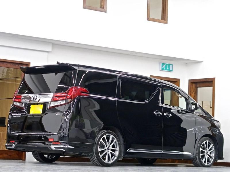 Usado Toyota Alphard Executive 2024 Preto Monovolume