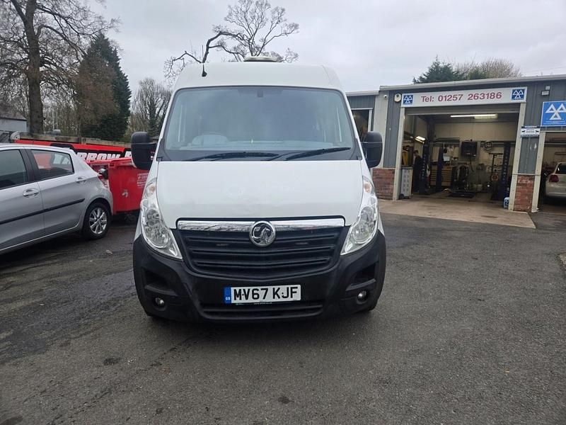 Used Vauxhall Movano 130 HP (95 kW) 2017 White MPV