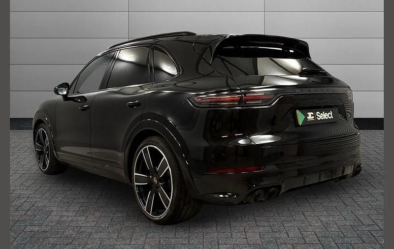 Used Porsche Cayenne 334 HP (245 kW) 2022 Black SUV