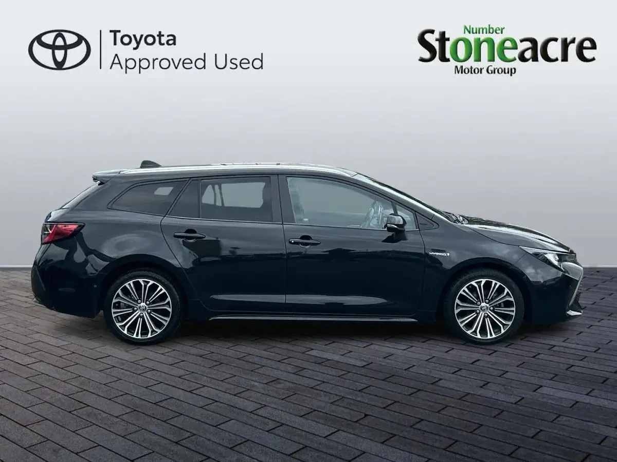 Used Toyota Corolla Design 122 HP (89 kW) 2020 Black Estate