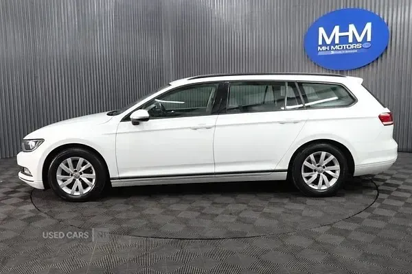 Usado VW Passat S 120 CV (88 kW) 2018 Blanco Familiar