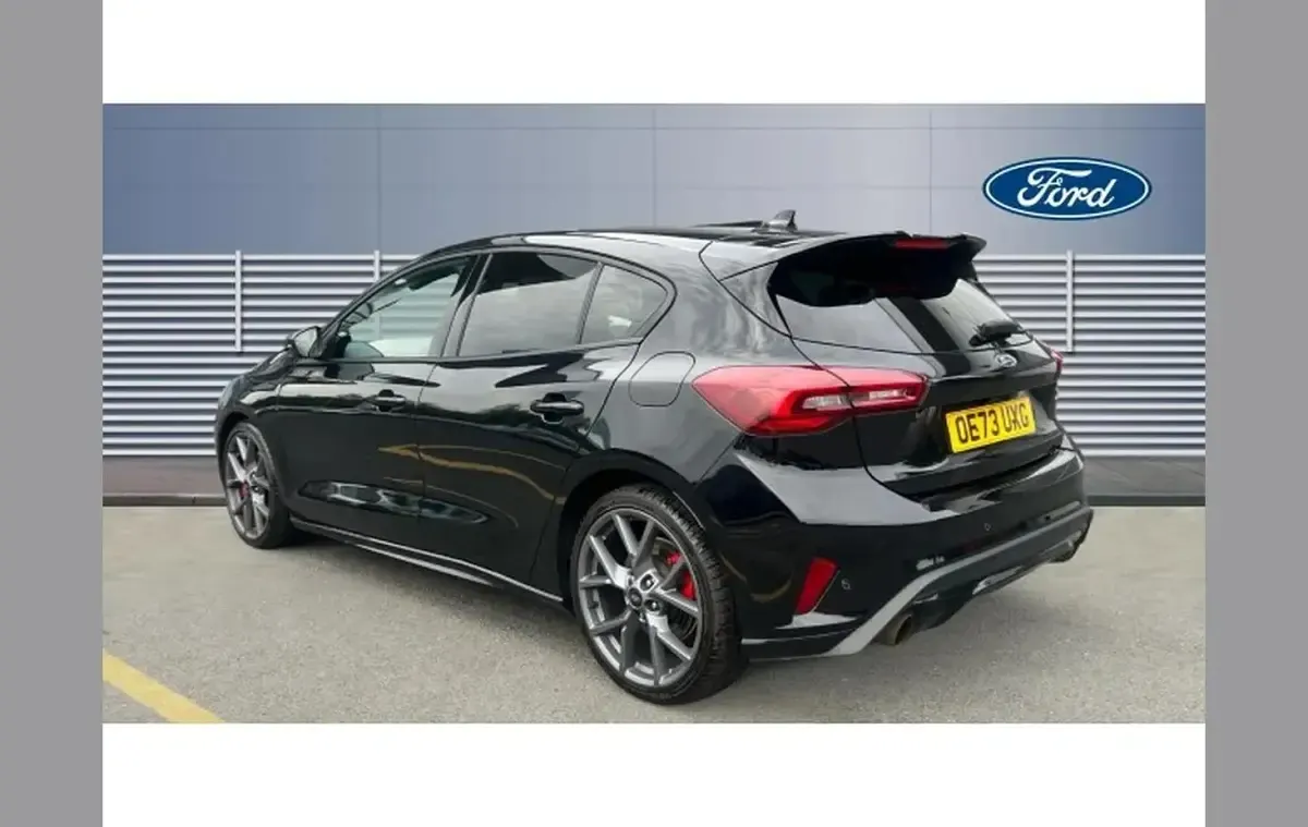 Used Ford Focus ST 276 HP (202 kW) 2023 Black Hatchback
