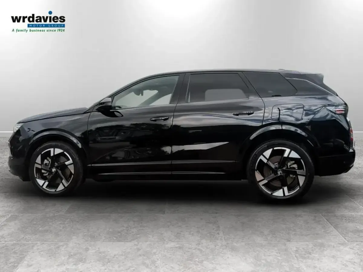 Used Vauxhall Grandland Ultimate 156 kW (213 HP) 2025 Black SUV