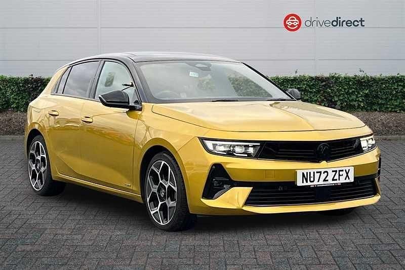 Used Vauxhall Astra Ultimate 130 HP (95 kW) 2022 Yellow/black Hatchback
