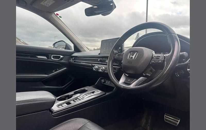 Used Honda Civic Advance 140 HP (102 kW) 2023 White Hatchback