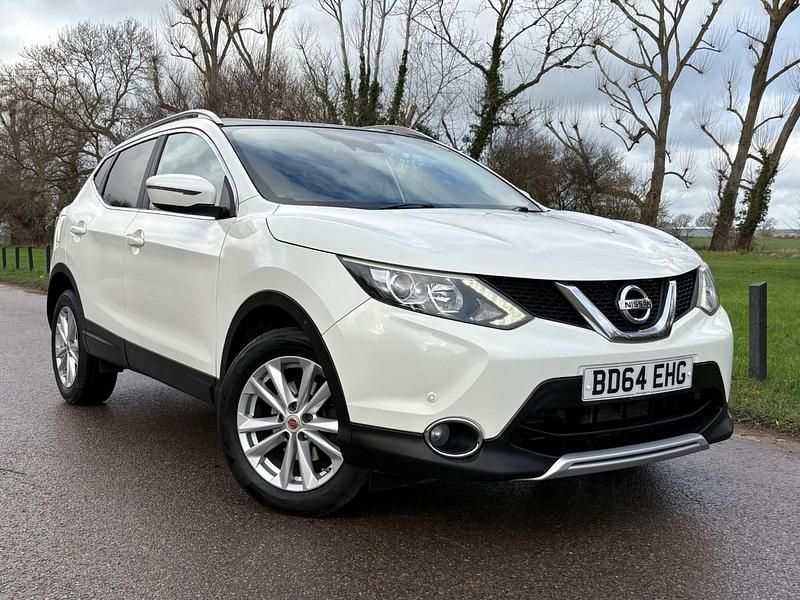 White Used 2014 Nissan Qashqai Acenta Premium SUV | £7,695 (Fair price) - Image 1/4