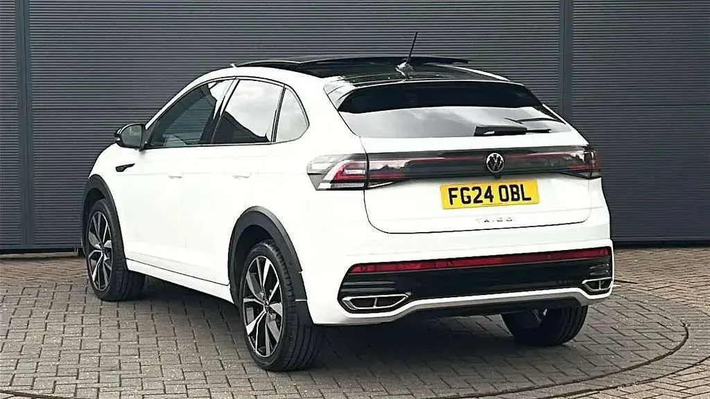 Used VW Taigo R-line 110 HP (80 kW) 2024 White SUV