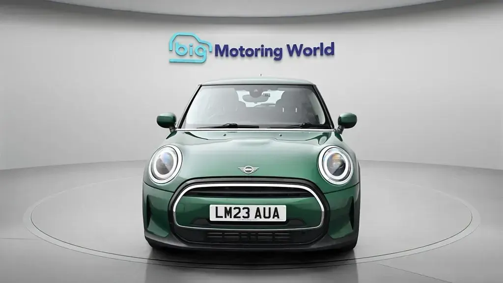 Gebraucht Mini Cooper Classic 136 PS (100 kW) 2023 Grün Kleinwagen
