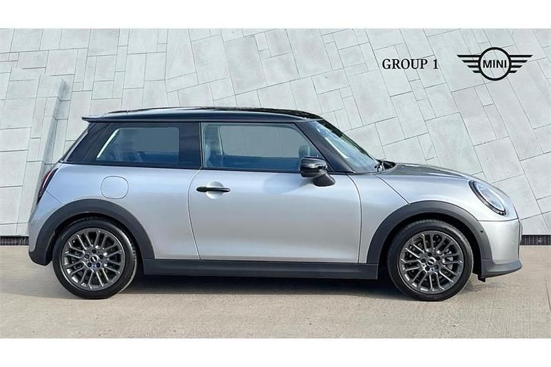 Used Mini Cooper Classic 204 HP (150 kW) 2024 Melting silver iii Hatchback