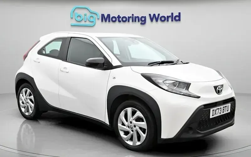 Usado Toyota Aygo X PURE 72 HP (52 kW) 2024 SUV
