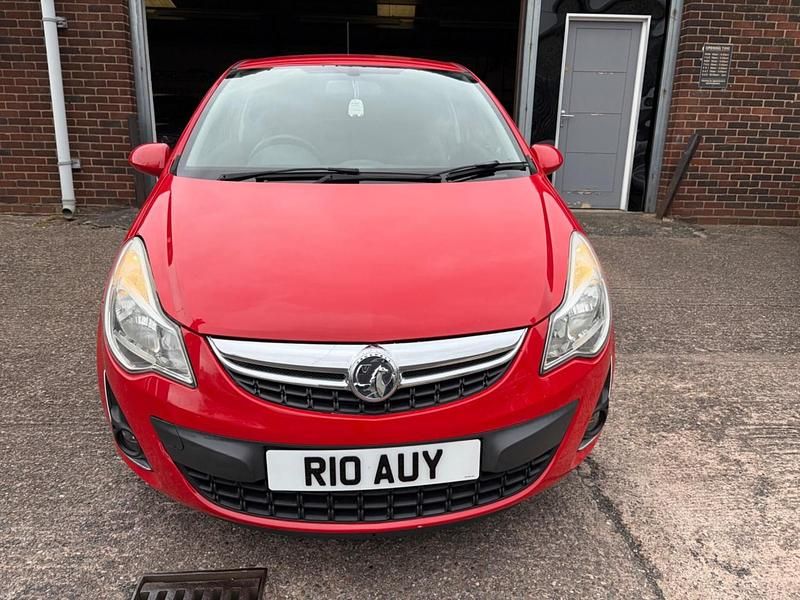 Used Vauxhall Corsa 85 HP (62 kW) 2011 Red Hatchback