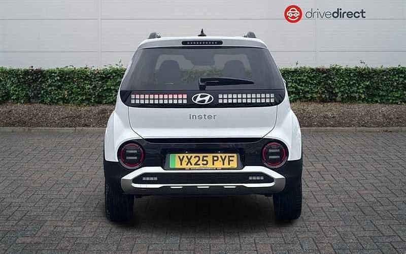 Used Hyundai Inster 85 kW (116 HP) 2025 Special solid  atlas white Hatchback