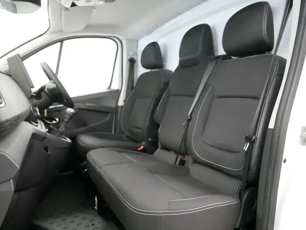 New Renault Trafic 130 HP (95 kW) 2026 White
