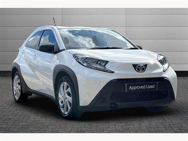 White Used 2022 Toyota Aygo PURE Hatchback | £10,895 (Fair price) - Image 1/2