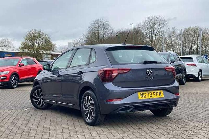 Begagnad VW Polo 95 HK (69 kW) 2023 Halvkombi