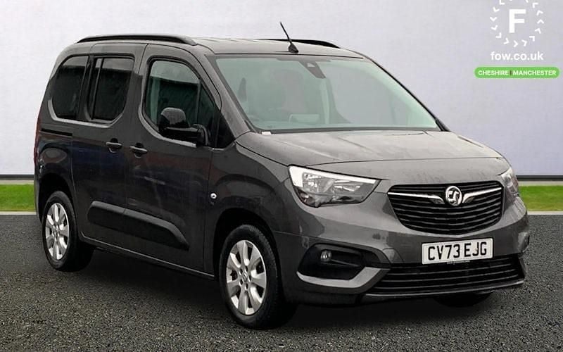 Used Vauxhall Combo Design Edition 100 kW (136 HP) 2023 Grey Estate