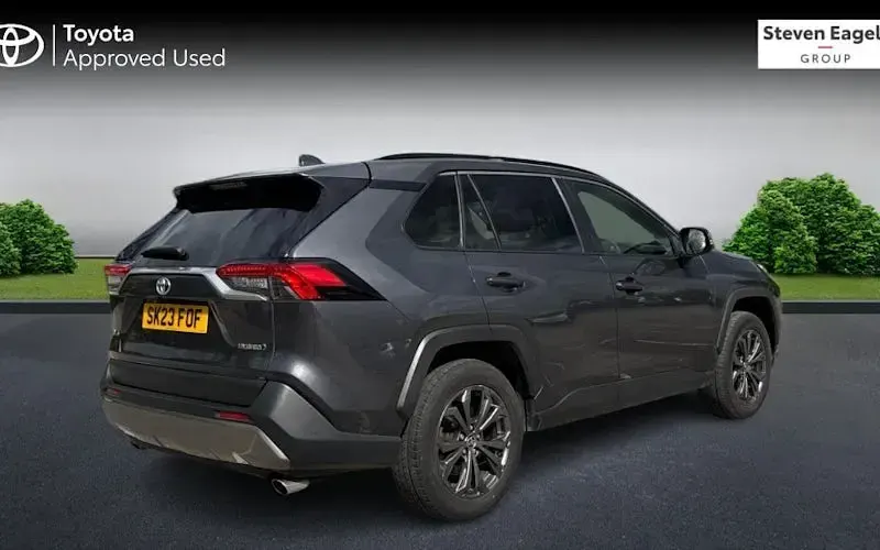 Usado Toyota RAV4 Design 218 HP (160 kW) 2025 SUV