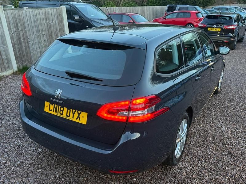 Begagnad Peugeot 308 Active 2018 Grå Kombi