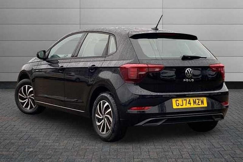 Used VW Polo Life 80 HP (58 kW) 2024 Black Hatchback