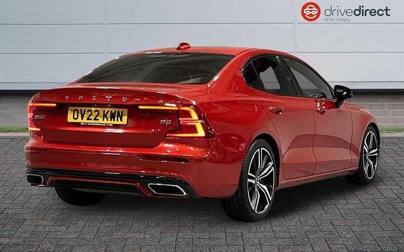 Used Volvo S60 R-Design 250 HP (183 kW) 2021 Red Sedan