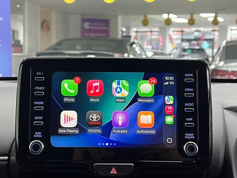 Used Toyota Yaris Hybrid Design 116 HP (85 kW) 2023 Black Hatchback