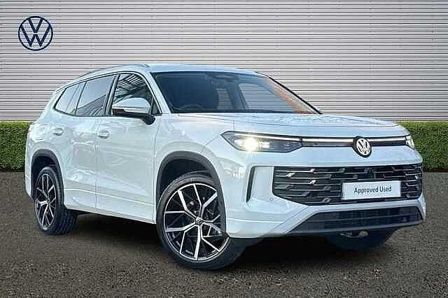 Used VW Touran Elegance 2025 White MPV