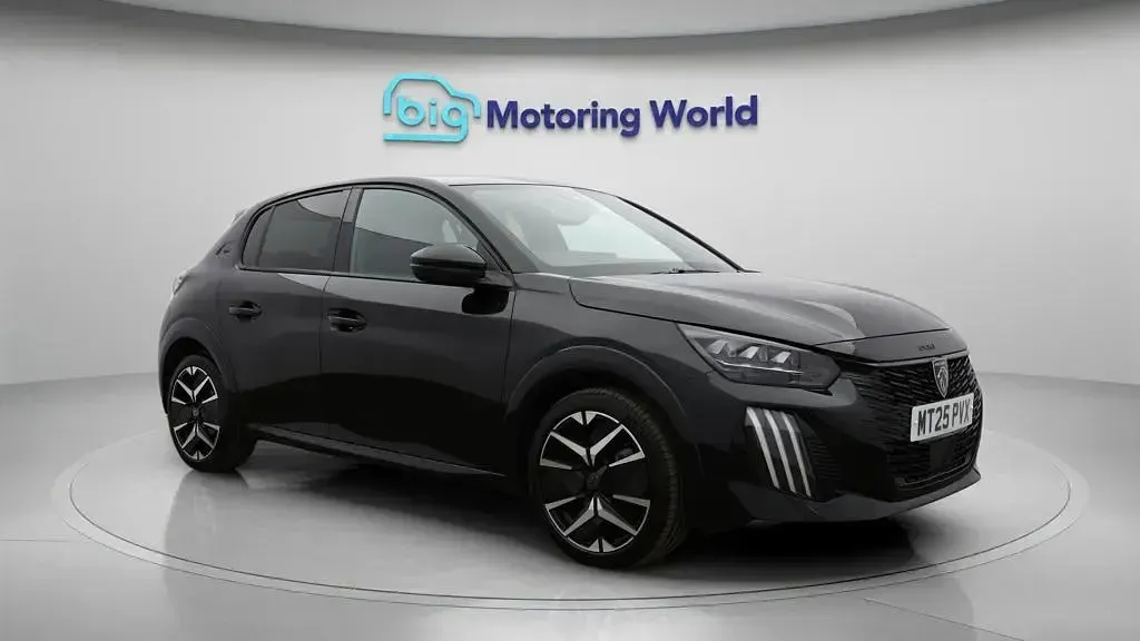 Used Peugeot 208 GT 102 HP (75 kW) 2024 Hatchback
