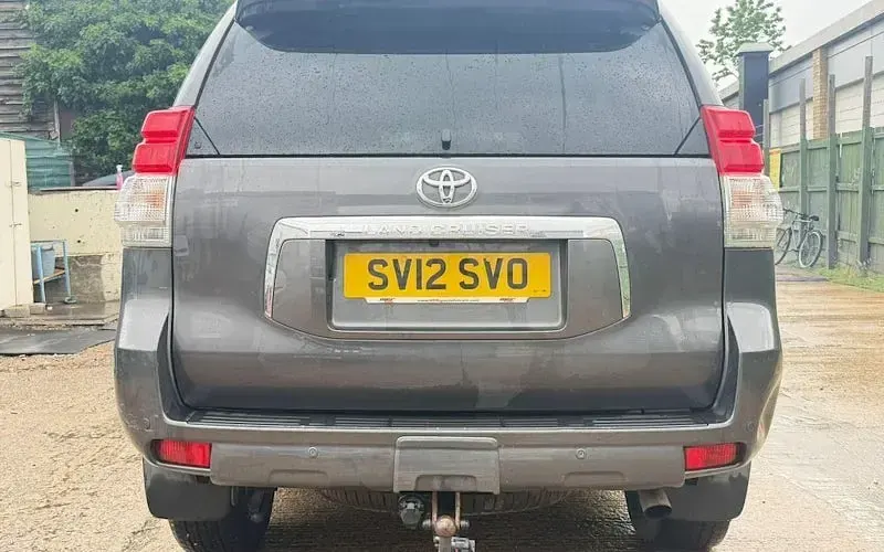 Used Toyota Land Cruiser 190 HP (139 kW) 2012 Estate