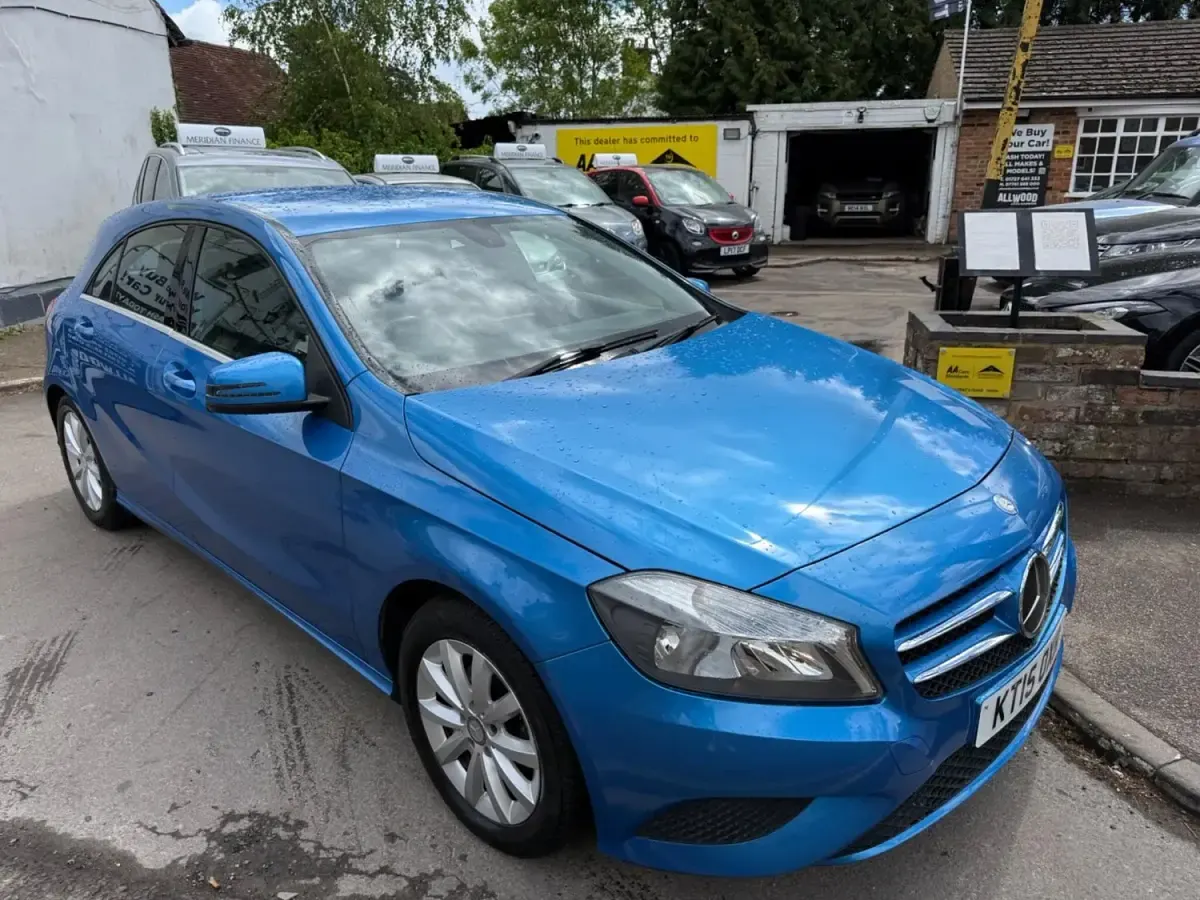 Begagnad Mercedes A180 SE 2015 Blå Halvkombi